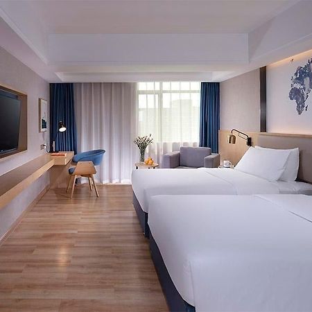 Kyriad Marvelous Hotel Dongguan Changan Light Rail Station Esterno foto
