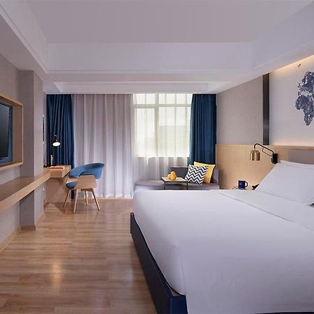 Kyriad Marvelous Hotel Dongguan Changan Light Rail Station Esterno foto
