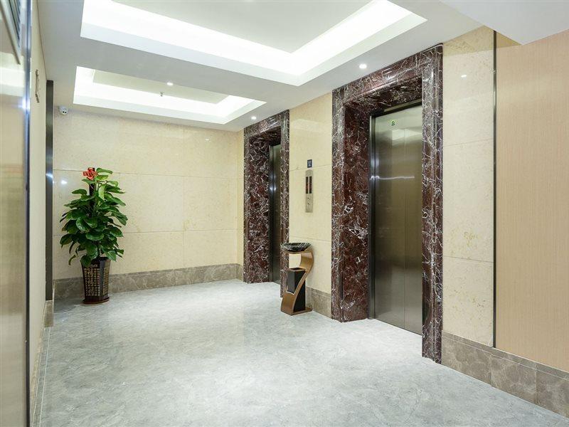 Kyriad Marvelous Hotel Dongguan Changan Light Rail Station Esterno foto